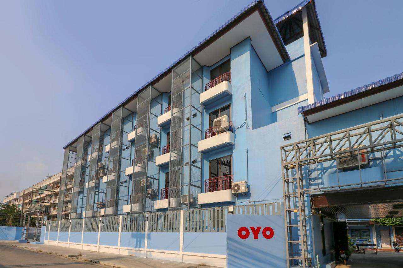 Hotel Oyo 952 Ocean Gold Card Ayutthaya Exterior foto